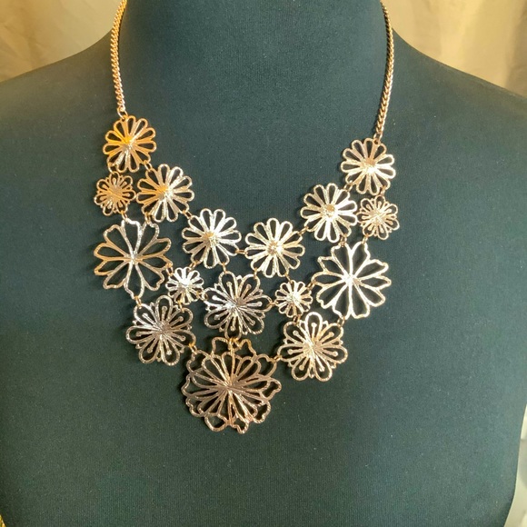 Flower Bling Statement Necklace - Picture 3 of 4